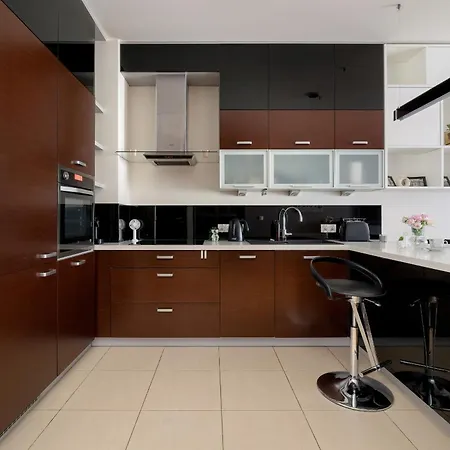 Przytulny Apartament Z Parkingiem I Biurkiem Przy Kazimierzu W Krakowie By Renters *