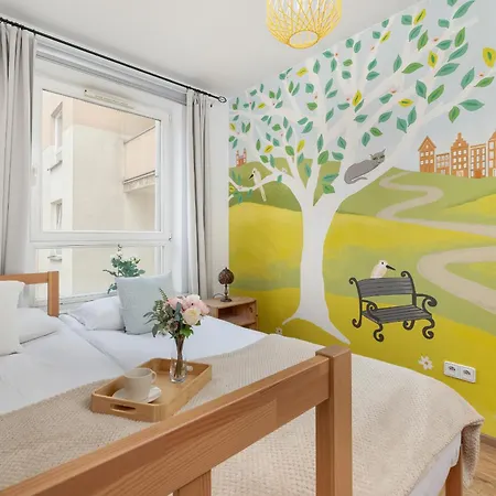 Przestronny W Krakowie Z Biurkiem, Parkingiem I Wanna By Renters