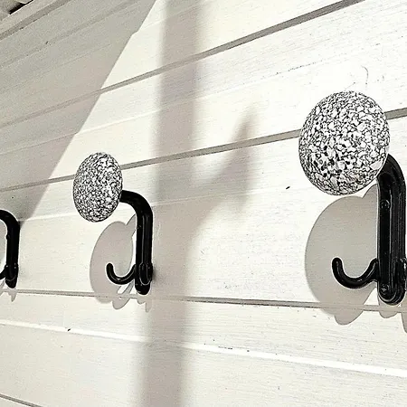 Stylish Art Free Parking Apartment