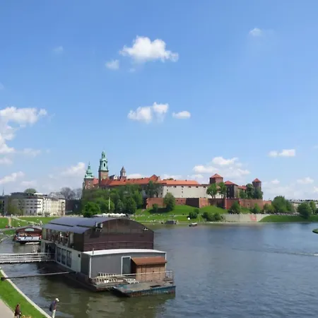Vistula Avenue Free Parking, Swimming Pool, Sauna & Gym Apartment