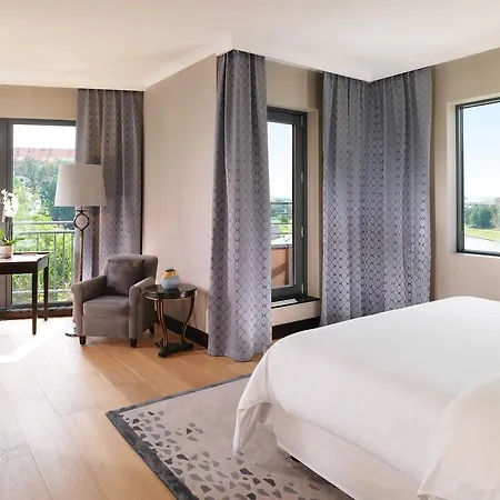 Sheraton Grand Hotel