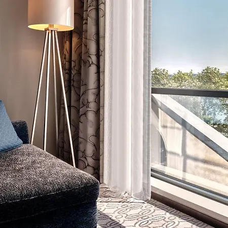 Sheraton Grand Hotel 5*