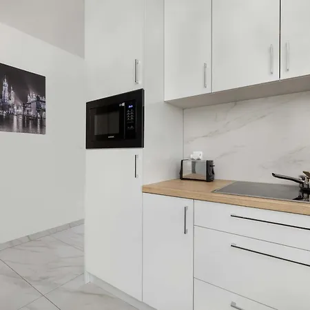 Cozy Laszkiewicza With Parking By Renters