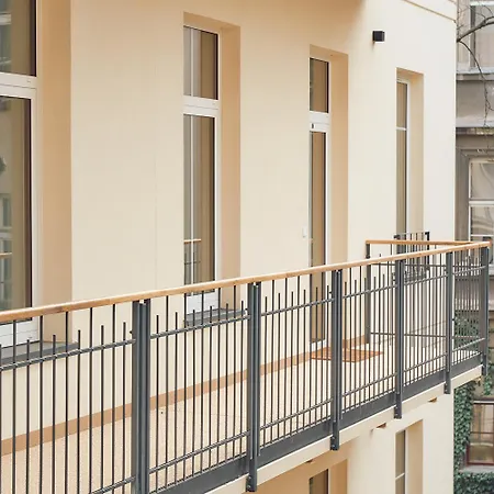 Tyzenhauz Siemiradzkiego Street Apartment *