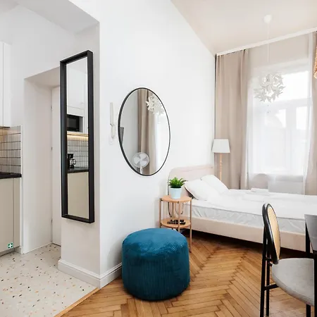 Comfort - By Upstairs Apartament