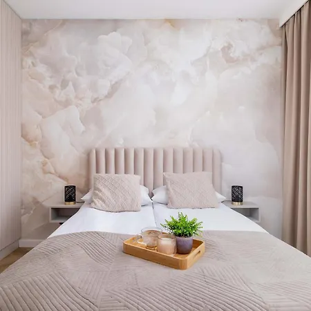Appartement Prestizowy Parking I Biurko Do Pracy By Renters Cracovie