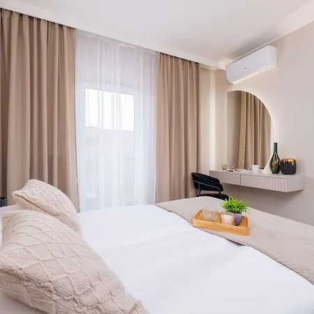 Prestizowy Parking I Biurko Do Pracy By Renters Appartement Cracovie