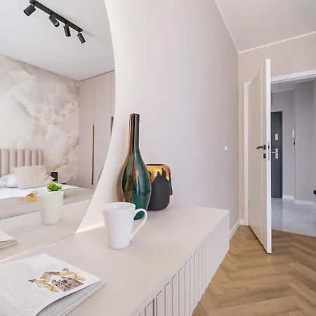 Apartment Prestizowy Parking I Biurko Do Pracy By Renters Krakow