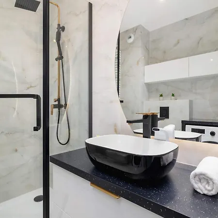 Appartement Prestizowy Parking I Biurko Do Pracy By Renters Cracovie