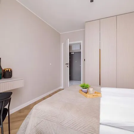 Apartment Prestizowy Parking I Biurko Do Pracy By Renters *