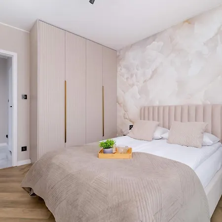 Appartement Prestizowy Parking I Biurko Do Pracy By Renters *