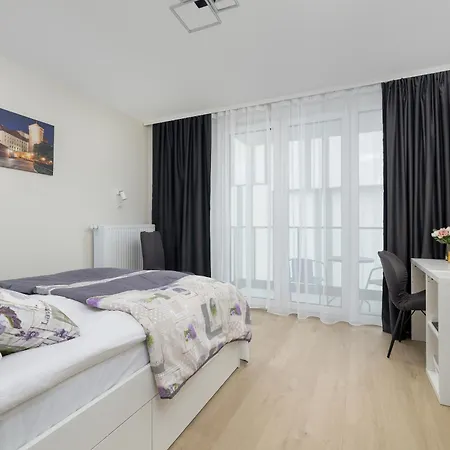 Cozy Laszkiewicza With Parking By Renters *