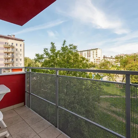 Cozy Red Rose Apartment, 2 Down Town