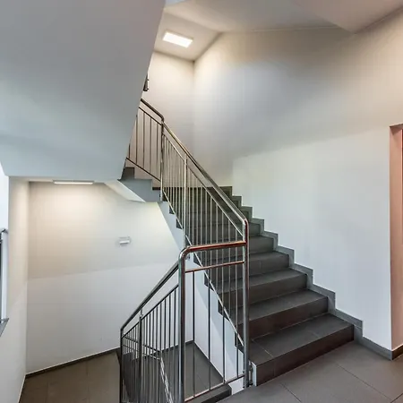 Cozy Red Rose Apartment, 2 Down Town Apartment Krakow