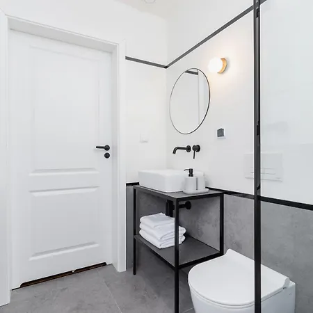 Apartment Main Square - Modern - 7 Gertrudy Street