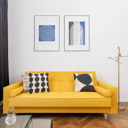 Main Square - Modern - 7 Gertrudy Street Apartment