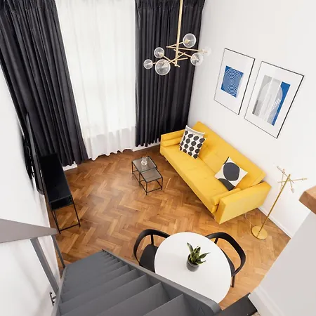 Main Square - Modern - 7 Gertrudy Street Apartment *