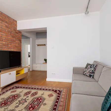 Apartment Przytulny I Przestronny W Krakowie Z Parkingiem Biurkiem I 2 Balkonami By Renters Krakow