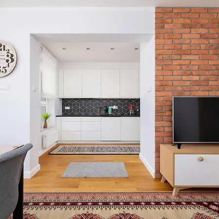 Przytulny I Przestronny W Krakowie Z Parkingiem Biurkiem I 2 Balkonami By Renters Apartment Krakow