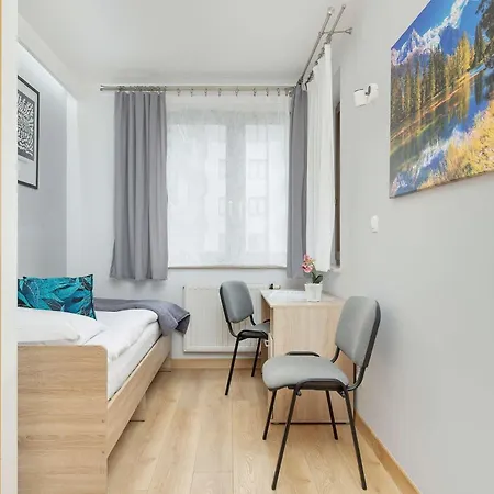 Grzegorzecka Family With Balcony & Parking Cracow By Renters Apartment *