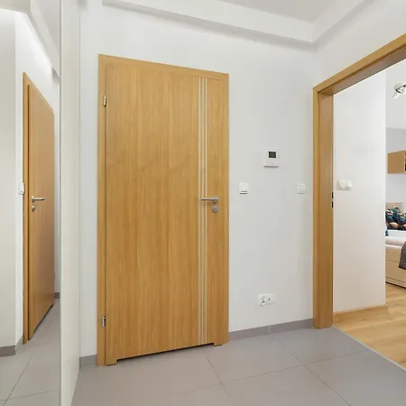 Grzegorzecka Family With Balcony & Parking Cracow By Renters Krakow
