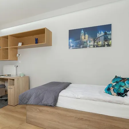 Grzegorzecka Family With Balcony & Parking Cracow By Renters * Krakow