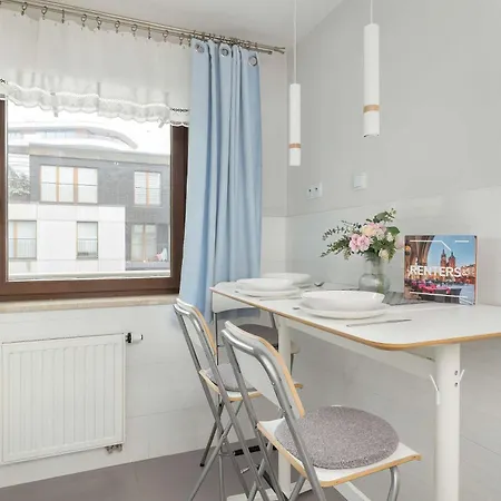 Grzegorzecka Family With Balcony & Parking Cracow By Renters *