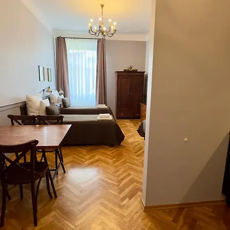 Scharffenberg Main Square Apartment