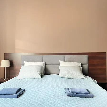 Comfy With Cinema Projector, Cracow's Heart Apartment