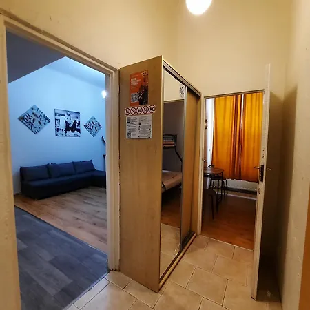Lorf Hostel&coffee Ostello