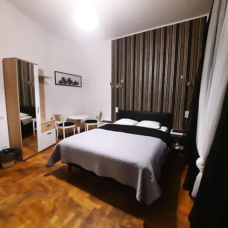 Lorf Hostel&coffee Ostello *