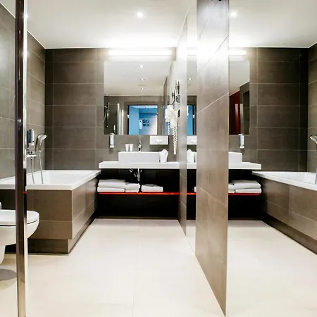 Q Otel 4*