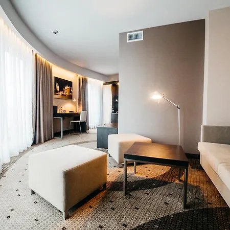 Otel Q 4*
