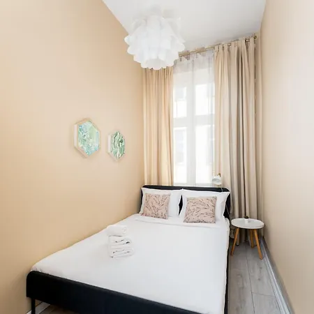 Main Square Homely Apartment *