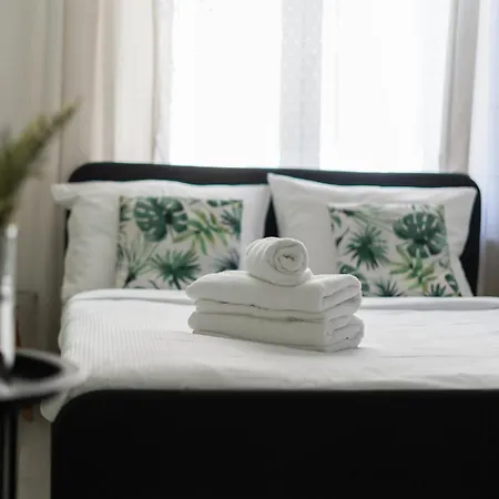 Main Square Homely Apartment *