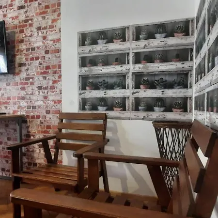 Lorf Hostel&apartments Hostel *