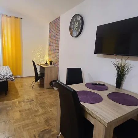 Lorf Hostel&apartments Hostel