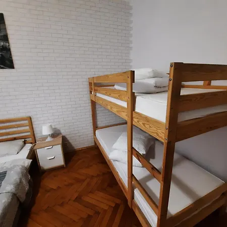 Lorf Hostel&apartments Hostel *