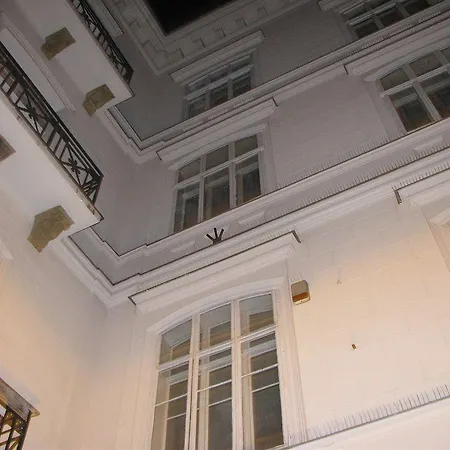 Aparthotel Domino 2*