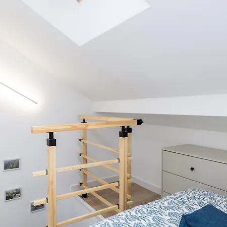 In The Heart Of Historical District With Free Parking Apartment