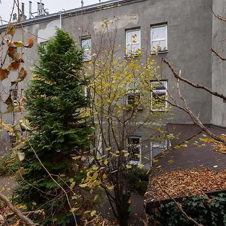 In The Heart Of Historical District With Free Parking Apartment *