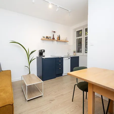 In The Heart Of Historical District With Free Parking Apartament