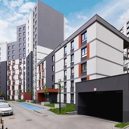 Cozy Laszkiewicza With Parking By Renters