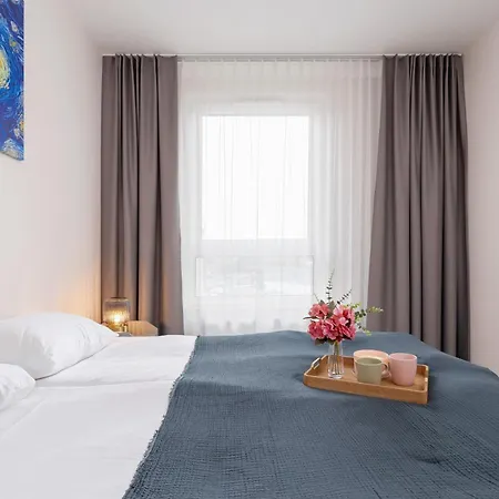 Cozy Laszkiewicza With Parking By Renters