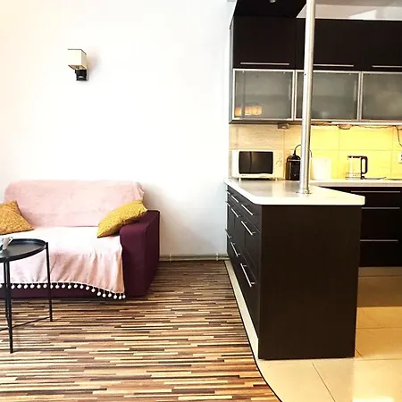 Cozy Near Krakus Mound Apartment