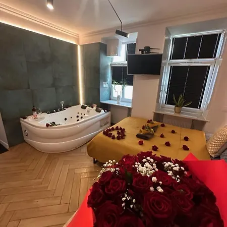 Jacuzzi&bike Apartment, Apartament *