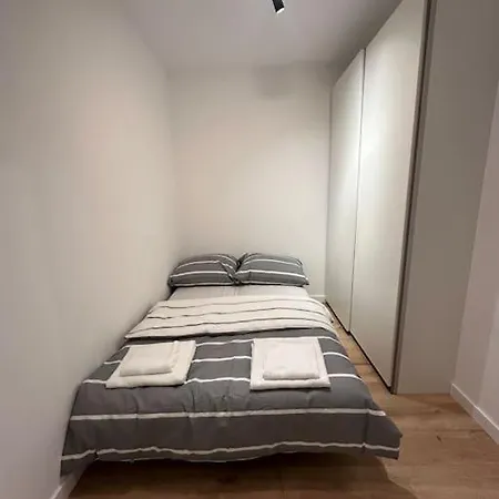 Apartment Nowoczesny Z Ogrodem