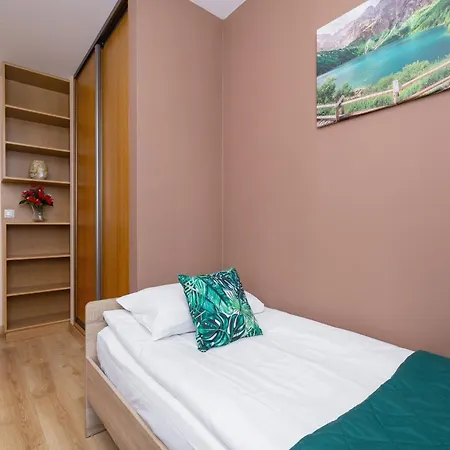 Apartment Grzegorzecka Family With Balcony & Parking Cracow By Renters