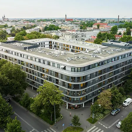 Luxury Two-bedroom With Terrace By Tyzenhauz Apartment