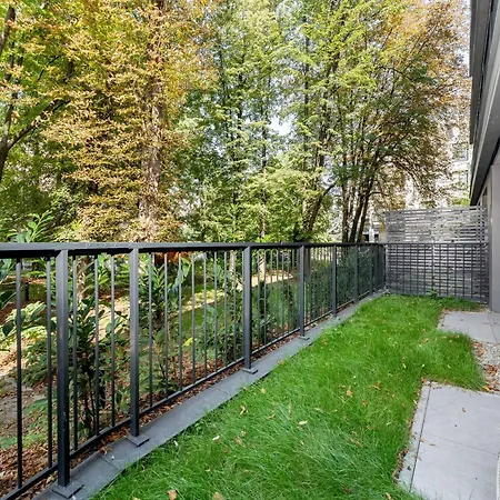 Apartment Luxury Two-bedroom With Terrace By Tyzenhauz